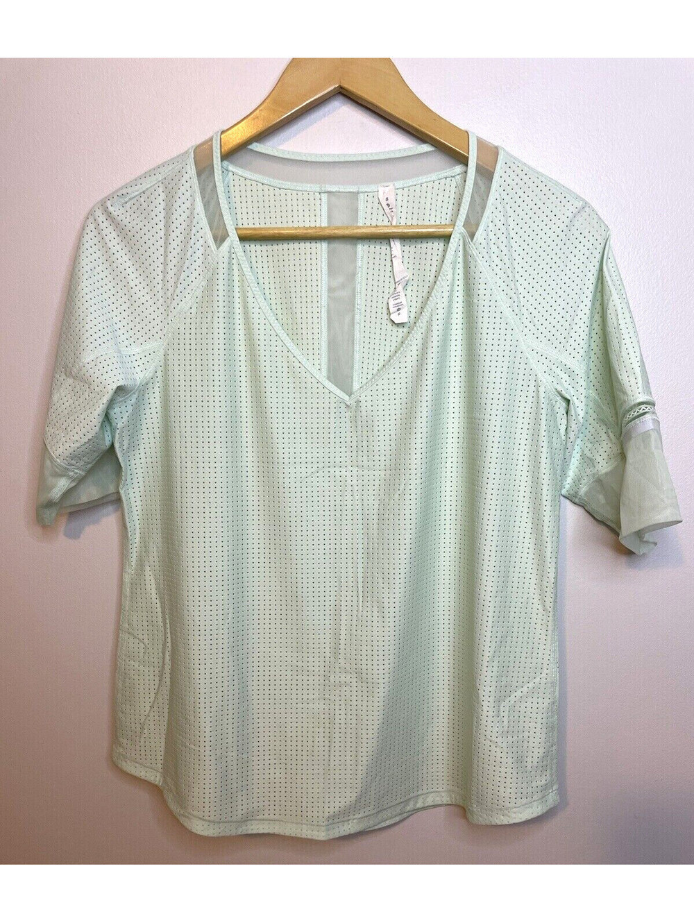 Lululemon Var-city Sea Mist Half Sleeve Active Wear Top Mesh Cool Touch Size 8